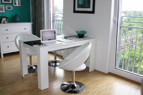 Homeoffice-Arbeitspltze: Oft chic, aber nicht immer ergonomisch (Bild: Verena Grndel)