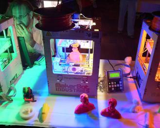 Ein 3D-Drucker in Aktion (Keepitsurreal Flickr)
