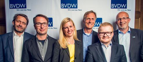 Von links nach rechts: Thomas Duhr von IP Deutschland, Marco Zingler von Denkwerk, Melina Ex von Fetch, Matthias Wahl, Thorben Fasching von Hmmh, Achim Himmelreich von Mcke Sturm und Company, (Bild: BVDW)