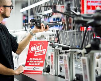 Media-Markt und Grover vermieten nun auch bundesweit in den Filialen des Elektronikhndlers. (Media-Markt)