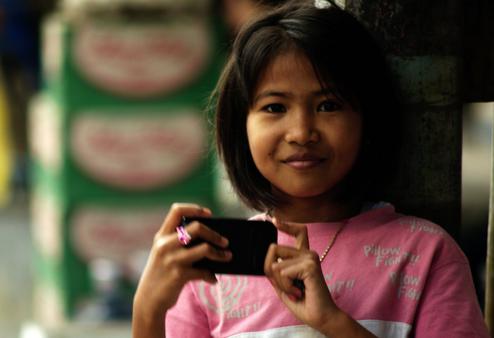 Teenager kommunizieren am liebsten ber ihr Smartphone (Bild: Black_Claw/Flickr)