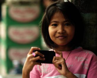 Teenager kommunizieren am liebsten ber ihr Smartphone (Black_Claw/Flickr)