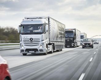 Der selbstfahrende LKW von Mercedes: Deutsche Verbraucher setzen auf klassische Hersteller als die Hersteller neuer Mobilitt (Daimler)