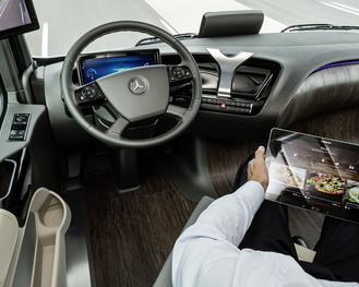 Mercedes-Benz zeigte auf der IAA Nutzfahrzeuge 2014 mit dem automatisierten Future Truck 2025, wie Fernverkehrs-Lkw von morgen aussehen knnten. (Mercedes-Benz)