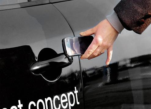 Das Handy ersetzt knftig den Autoschlssel (Bild: Continental AG)